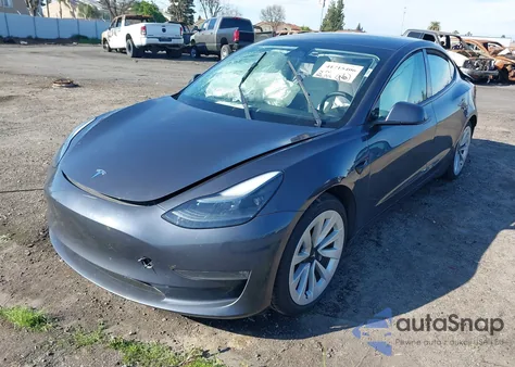 2023 Tesla Model 3 Long Range Dual Motor All-Wheel Drive z USA, uszkodzony, nr VIN 5YJ3E1EB9PF390431